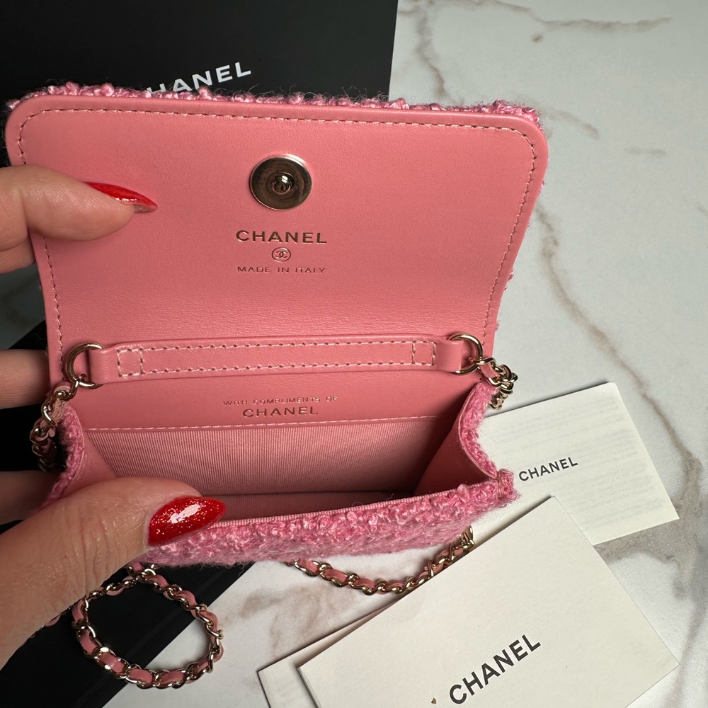 SOLD ❌❌❌❌Chanel Pink Tweed Waist Bag - Picture 8 of 10
